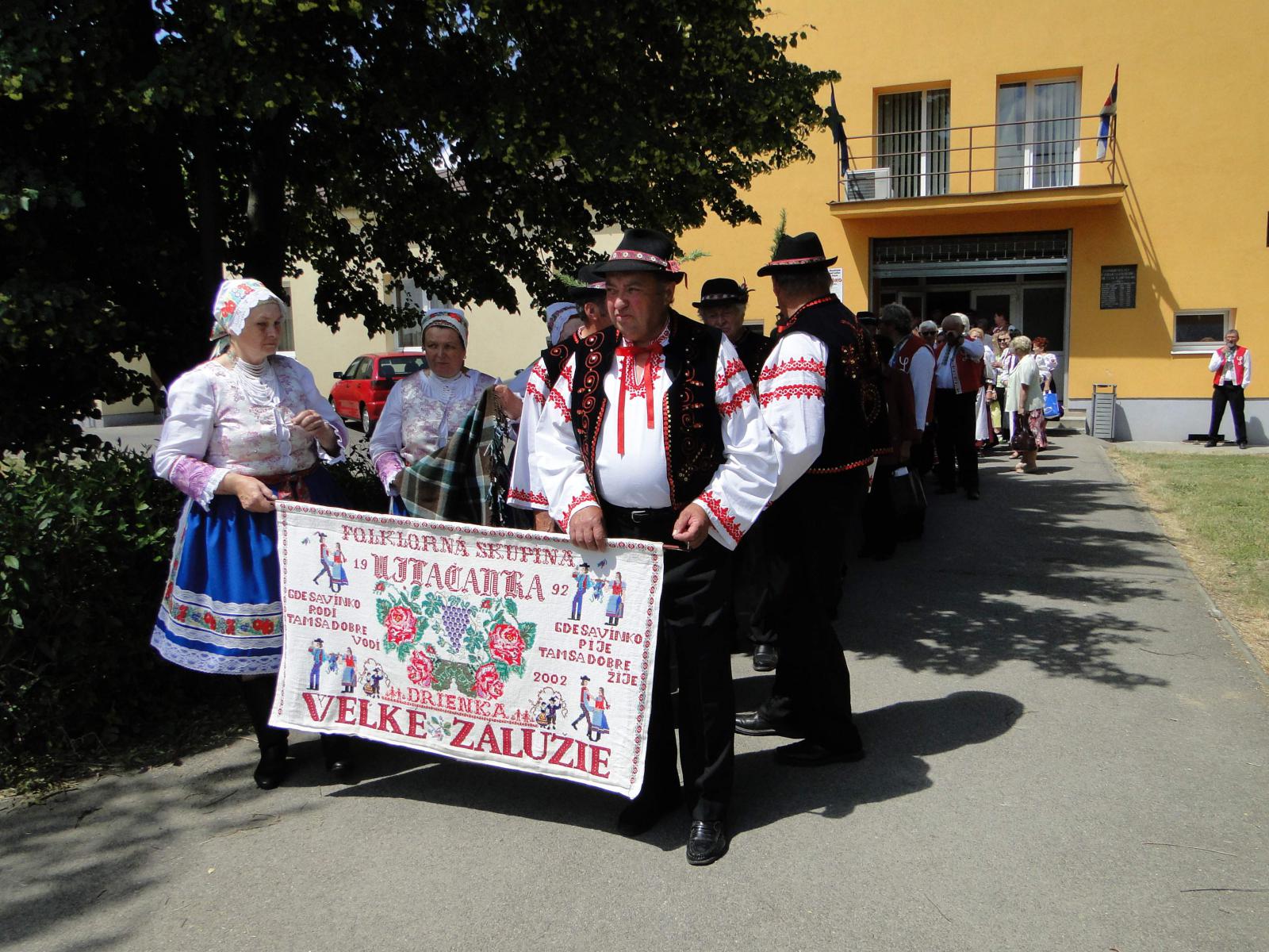 Fotogaléria SENIORSKÁ POHODA 2015 Veľké Zálužie (20) SENIORSKÁ POHODA 2015 Veľké Zálužie