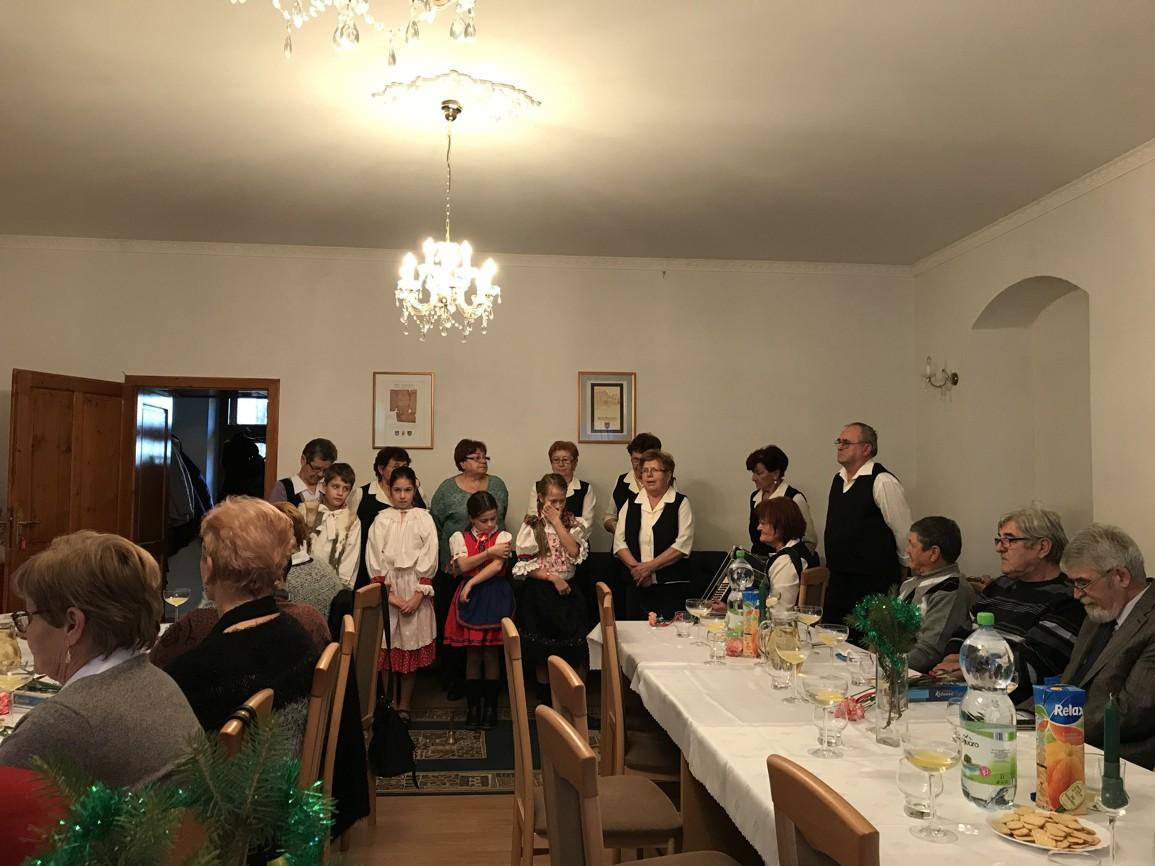 Fotogaléria Posedenie s našimi jubilantami 2017 (40) Posedenie s našimi jubilantami 2017